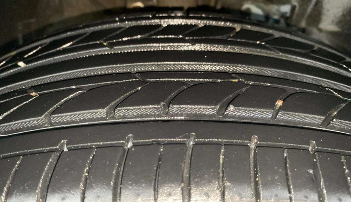 2019 Tata NEXON XZ PETROL, Petrol, Manual, 59,568 km, Right Front Tyre Tread