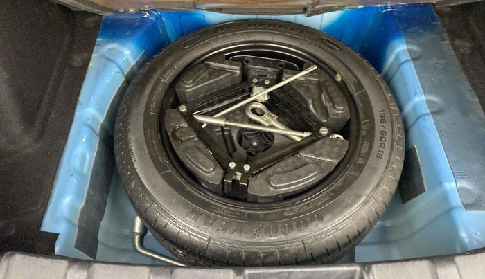 2019 Tata NEXON XZ PETROL, Petrol, Manual, 59,568 km, Spare Tyre