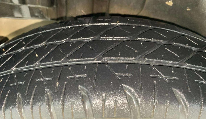 2017 Maruti Swift VDI (O), Diesel, Manual, 98,532 km, Right Rear Tyre Tread