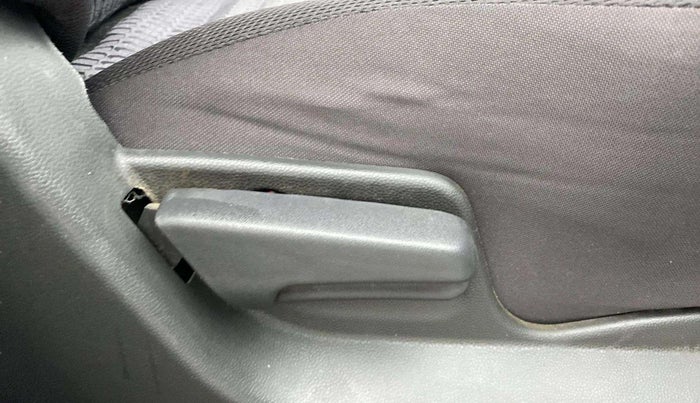 2016 Maruti Ritz VXI, Petrol, Manual, 82,690 km, Driver Side Adjustment Panel