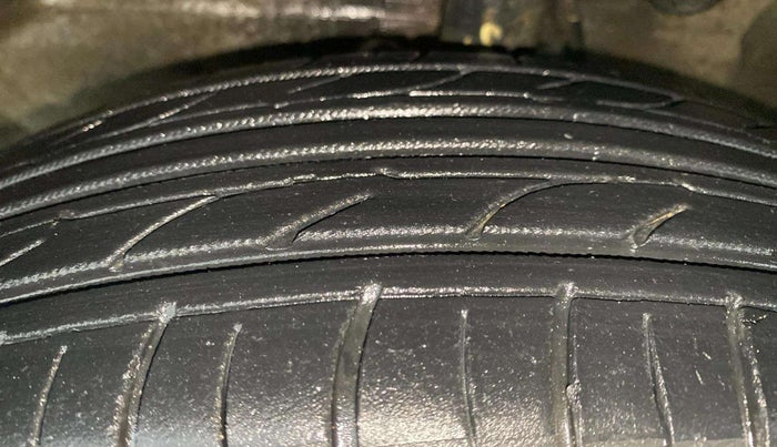 2016 Maruti Ritz VXI, Petrol, Manual, 82,690 km, Left Front Tyre Tread