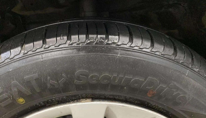 2015 Maruti Ertiga VXI, Petrol, Manual, 78,453 km, Left Front Tyre Tread
