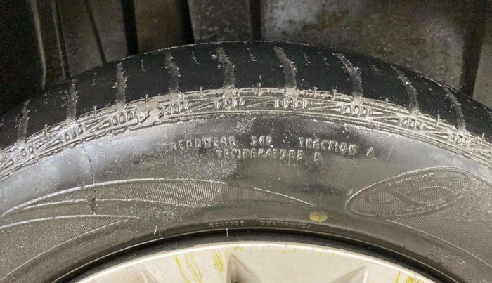 2015 Maruti Ertiga VXI, Petrol, Manual, 78,453 km, Right Rear Tyre Tread
