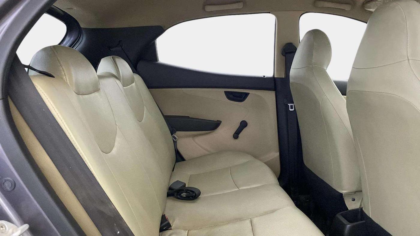 2017 Hyundai Eon ERA +, Petrol, Manual, 14,700 km, Right Side Rear Door Cabin