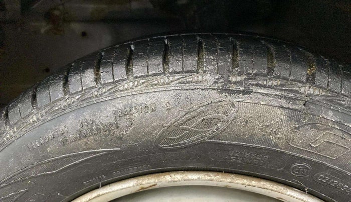 2017 Hyundai Eon ERA +, Petrol, Manual, 14,700 km, Left Front Tyre Tread