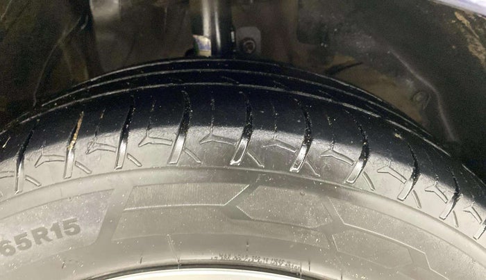 2020 Maruti Swift ZXI PLUS, Petrol, Manual, 83,294 km, Right Front Tyre Tread