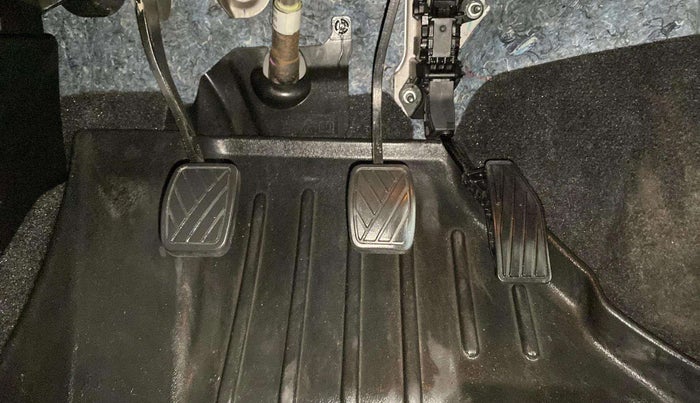 2022 Maruti Baleno ZETA PETROL 1.2, Petrol, Manual, 40,515 km, Pedals