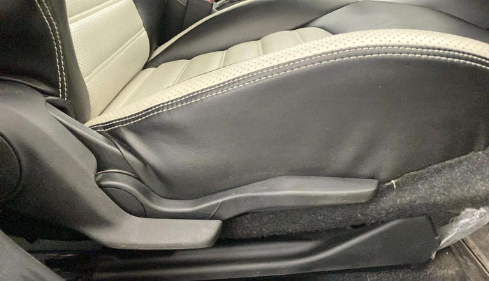 2022 Maruti Baleno ZETA PETROL 1.2, Petrol, Manual, 40,515 km, Driver Side Adjustment Panel