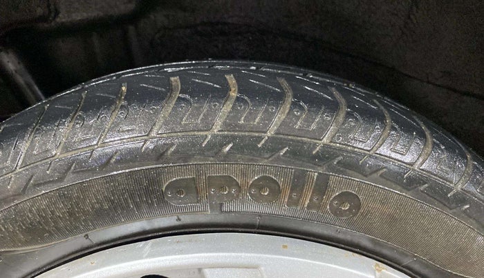 2015 Maruti Wagon R 1.0 VXI, Petrol, Manual, 17,404 km, Right Rear Tyre Tread