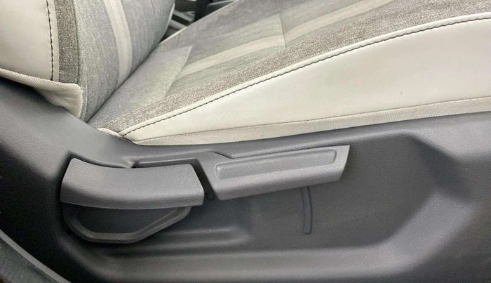 2020 Hyundai GRAND I10 NIOS SPORTZ AMT 1.2 KAPPA VTVT, Petrol, Automatic, 27,408 km, Driver Side Adjustment Panel