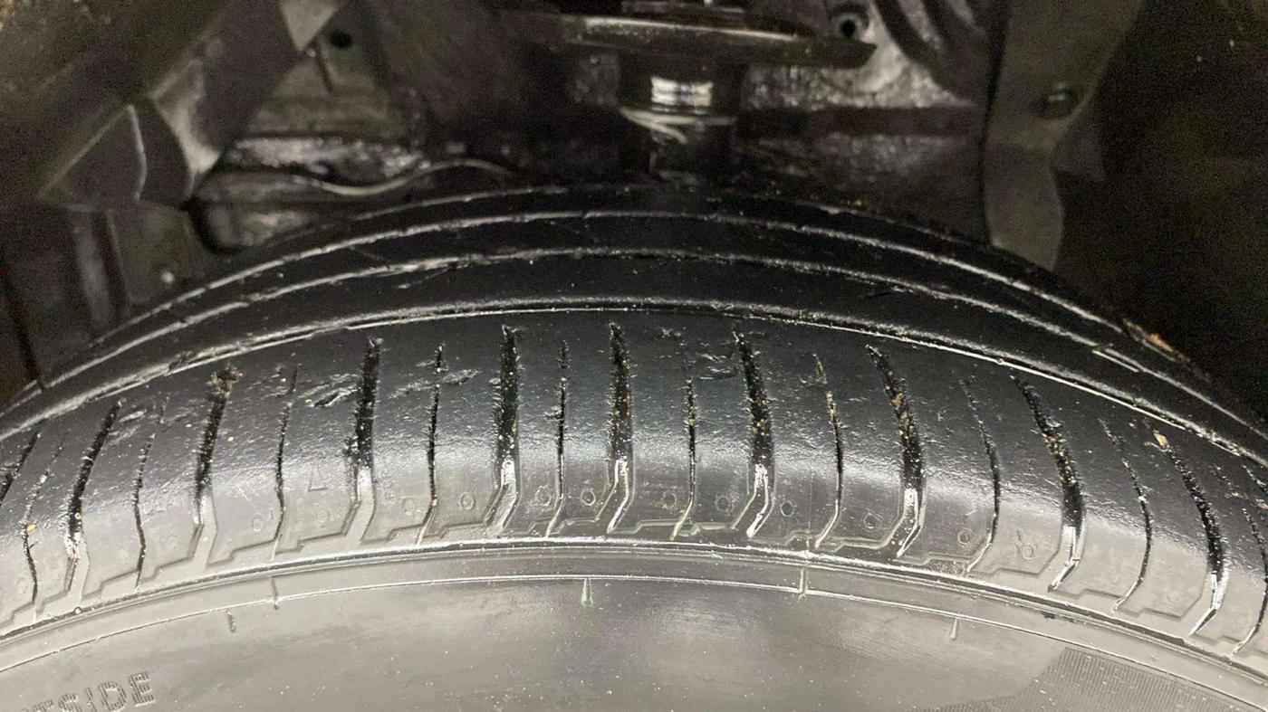 2017 Maruti Vitara Brezza LDI (O), Diesel, Manual, 1,35,064 km, Left Front Tyre Tread