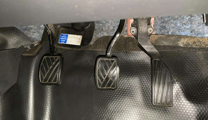 2017 Maruti Vitara Brezza LDI (O), Diesel, Manual, 1,35,064 km, Pedals