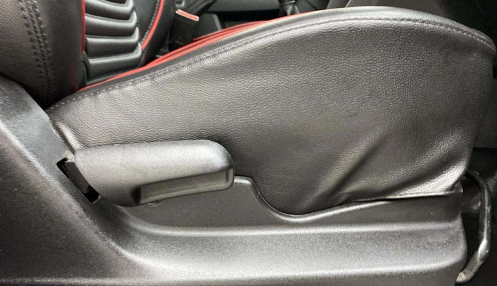 2017 Maruti Vitara Brezza LDI (O), Diesel, Manual, 1,35,064 km, Driver Side Adjustment Panel