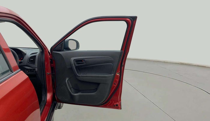 2017 Maruti Vitara Brezza LDI (O), Diesel, Manual, 1,35,064 km, RHS Front Door
