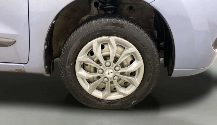 2012 Maruti Wagon R 1.0 LXI, Petrol, Manual, 1,01,230 km, Right Front Wheel