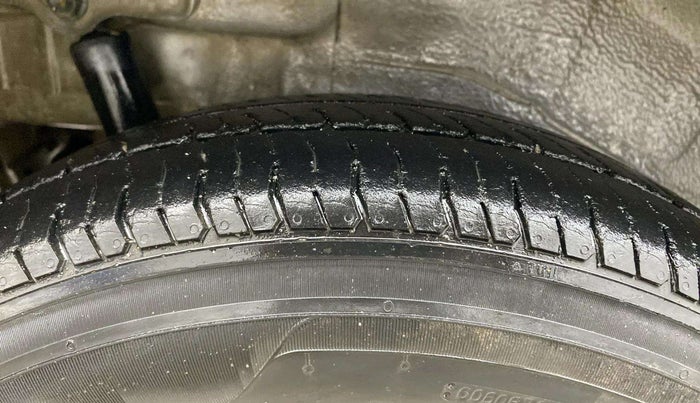 2012 Maruti Wagon R 1.0 LXI, Petrol, Manual, 1,01,230 km, Right Rear Tyre Tread
