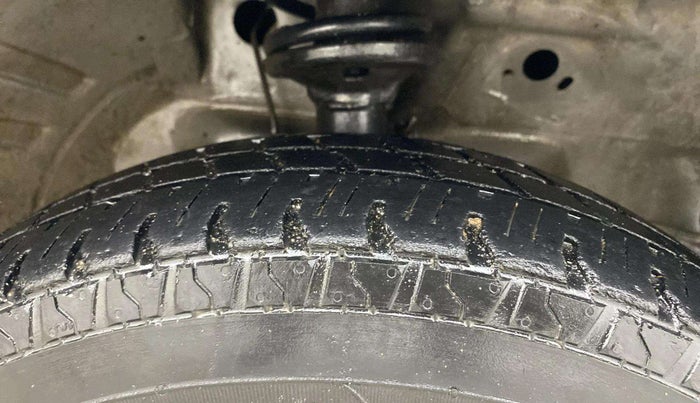 2012 Maruti Wagon R 1.0 LXI, Petrol, Manual, 1,01,230 km, Right Front Tyre Tread