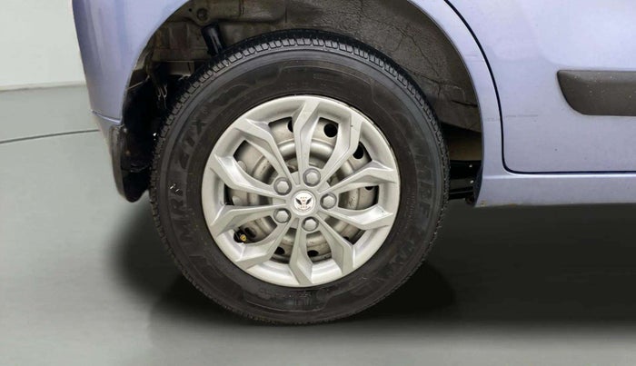 2012 Maruti Wagon R 1.0 LXI, Petrol, Manual, 1,01,230 km, Right Rear Wheel