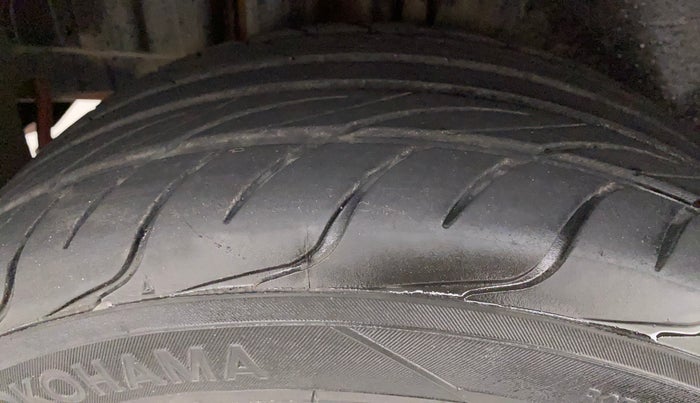 2017 Maruti Swift VXI O, Petrol, Manual, 52,155 km, Right Rear Tyre Tread