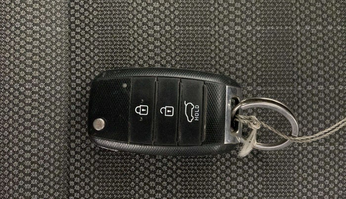 2021 KIA SONET HTK PLUS 1.0 DCT, Petrol, Automatic, 75,802 km, Key Close Up