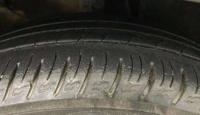2021 KIA SONET HTK PLUS 1.0 DCT, Petrol, Automatic, 75,802 km, Right Front Tyre Tread