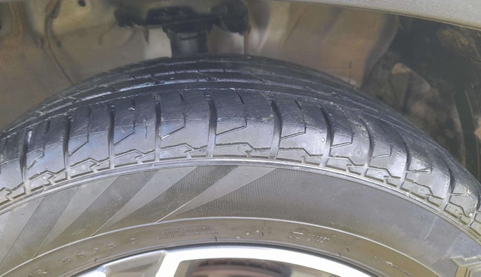 2024 Hyundai Creta SX (O) 1.5 PETROL, Petrol, Manual, 27,500 km, Right Front Tyre Tread