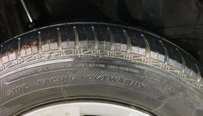 2013 Honda Amaze 1.2L I-VTEC S, Petrol, Manual, 51,446 km, Right Rear Tyre Tread