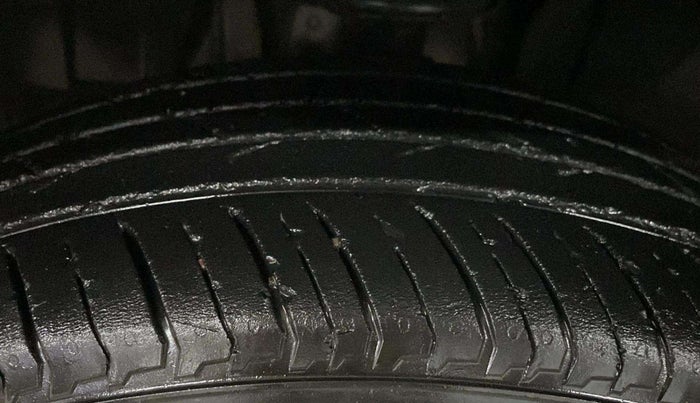 2022 Nissan MAGNITE XV TURBO, Petrol, Manual, 44,930 km, Left Front Tyre Tread