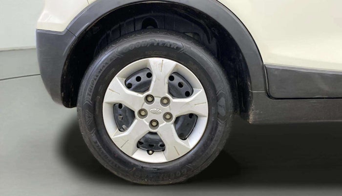 2019 Mahindra XUV300 W6 1.2 PETROL, Petrol, Manual, 69,402 km, Right Rear Wheel