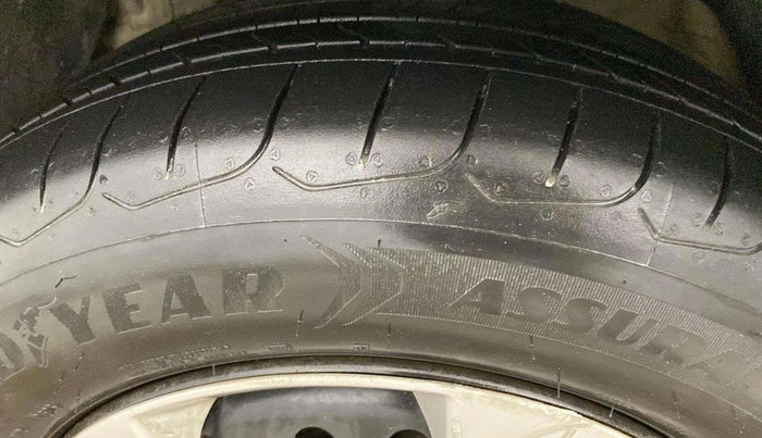 2019 Mahindra XUV300 W6 1.2 PETROL, Petrol, Manual, 69,402 km, Left Rear Tyre Tread