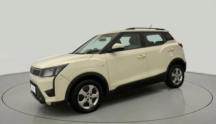 2019 Mahindra XUV300 W6 1.2 PETROL, Petrol, Manual, 69,402 km, Left Front Diagonal