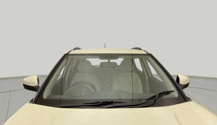 2019 Mahindra XUV300 W6 1.2 PETROL, Petrol, Manual, 69,402 km, Front Windshield