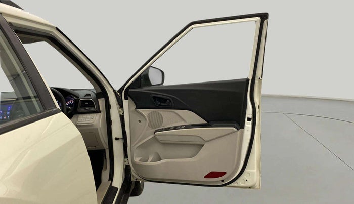 2019 Mahindra XUV300 W6 1.2 PETROL, Petrol, Manual, 69,402 km, RHS Front Door