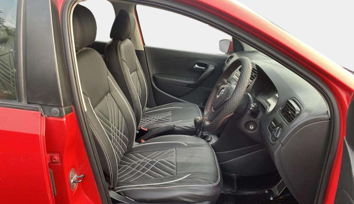 2017 Volkswagen Polo COMFORTLINE 1.2L, Petrol, Manual, 90,096 km, Right Side Front Door Cabin