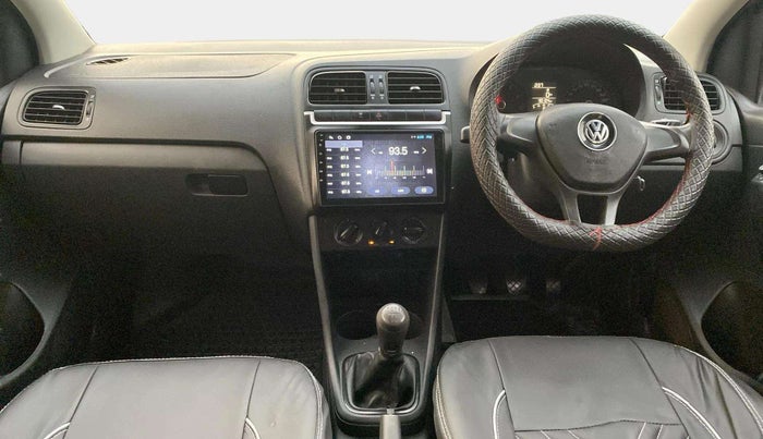 2017 Volkswagen Polo COMFORTLINE 1.2L, Petrol, Manual, 90,096 km, Dashboard
