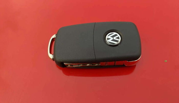2017 Volkswagen Polo COMFORTLINE 1.2L, Petrol, Manual, 90,096 km, Key Close Up