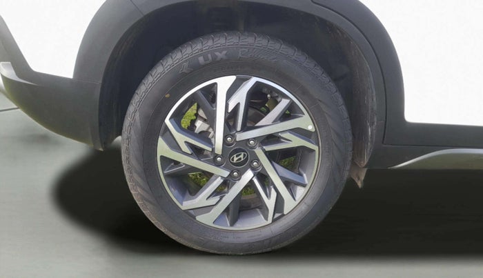 2024 Hyundai Creta SX (O) 1.5 PETROL, Petrol, Manual, 28,102 km, Right Rear Wheel