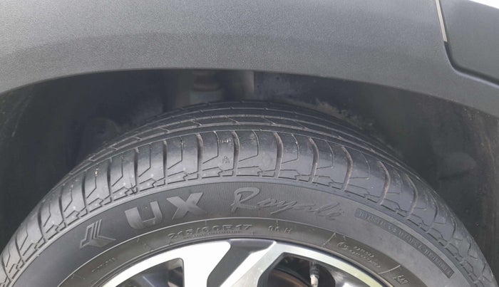2024 Hyundai Creta SX (O) 1.5 PETROL, Petrol, Manual, 28,102 km, Right Rear Tyre Tread