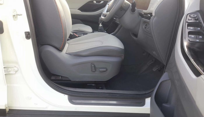 2024 Hyundai Creta SX (O) 1.5 PETROL, Petrol, Manual, 28,102 km, Driver Side Adjustment Panel