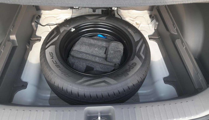 2024 Hyundai Creta SX (O) 1.5 PETROL, Petrol, Manual, 28,102 km, Spare Tyre
