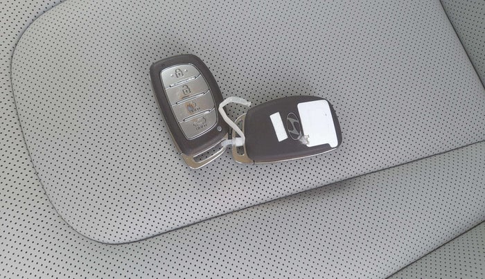 2024 Hyundai Creta SX (O) 1.5 PETROL, Petrol, Manual, 28,102 km, Key Close Up