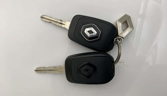 2024 Renault Kiger RXL MT, Petrol, Manual, 15,913 km, Key Close Up
