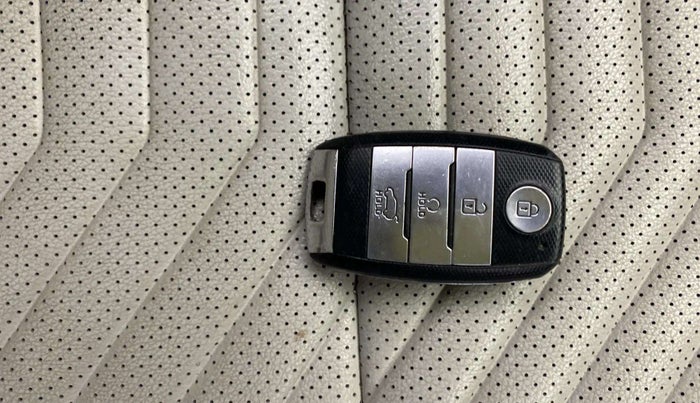 2020 KIA SONET HTX PLUS 1.0 IMT, Petrol, Manual, 81,950 km, Key Close Up