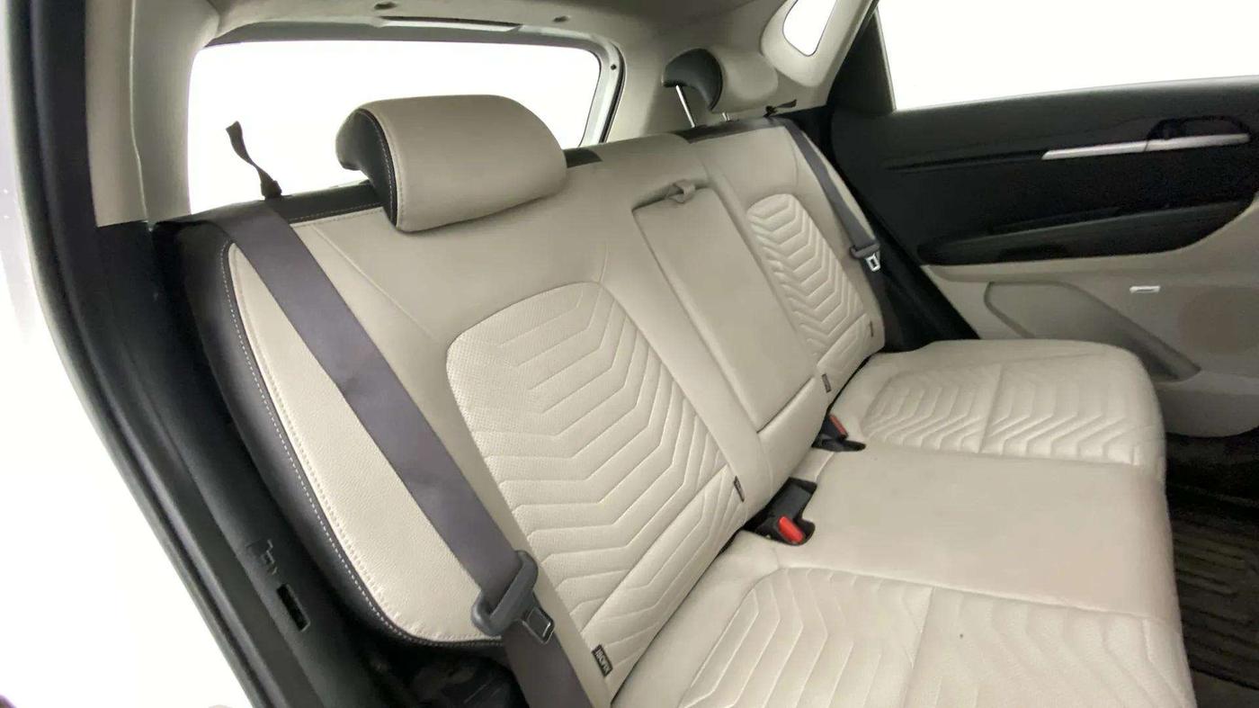2020 KIA SONET HTX PLUS 1.0 IMT, Petrol, Manual, 82,245 km, Right Side Rear Door Cabin