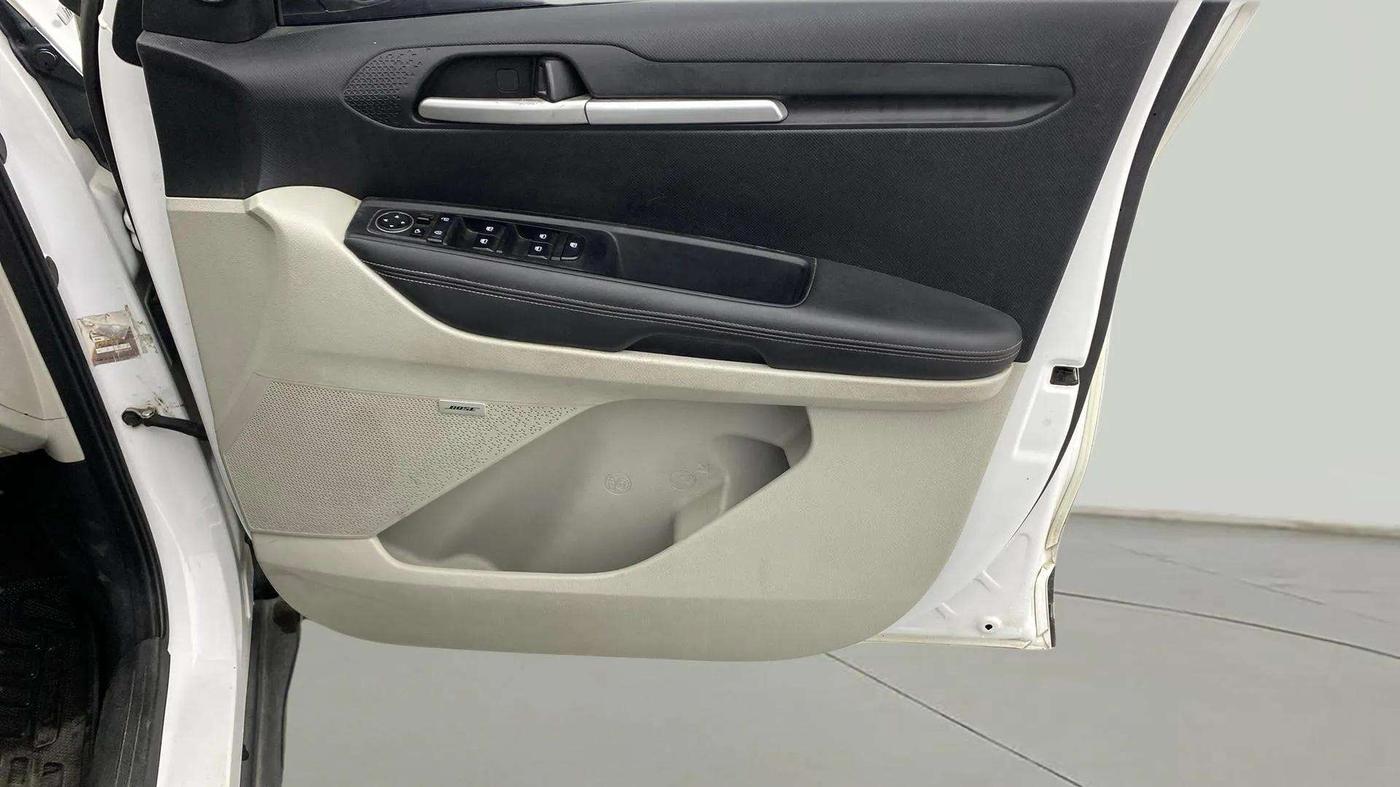 2020 KIA SONET HTX PLUS 1.0 IMT, Petrol, Manual, 82,245 km, Driver Side Door Panels Control