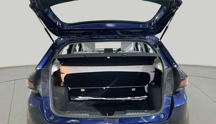 2024 Tata ALTROZ XZA + SUNROOF, Petrol, Automatic, 4,304 km, Boot Open Zoomed View