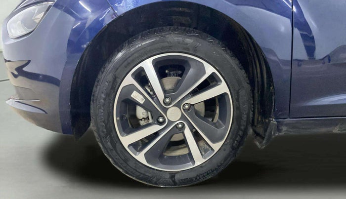 2024 Tata ALTROZ XZA + SUNROOF, Petrol, Automatic, 4,304 km, Left Front Wheel