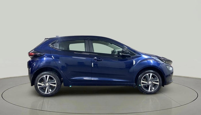 2024 Tata ALTROZ XZA + SUNROOF, Petrol, Automatic, 4,304 km, Right Side View