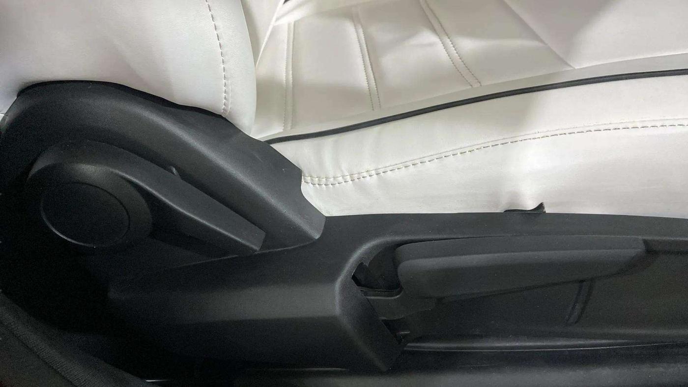 2024 Tata ALTROZ XZA + SUNROOF, Petrol, Automatic, 4,304 km, Driver Side Adjustment Panel
