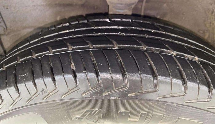 2014 Maruti Wagon R 1.0 LXI CNG, CNG, Manual, 62,059 km, Left Front Tyre Tread